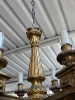 Six-light golden wood chandelier