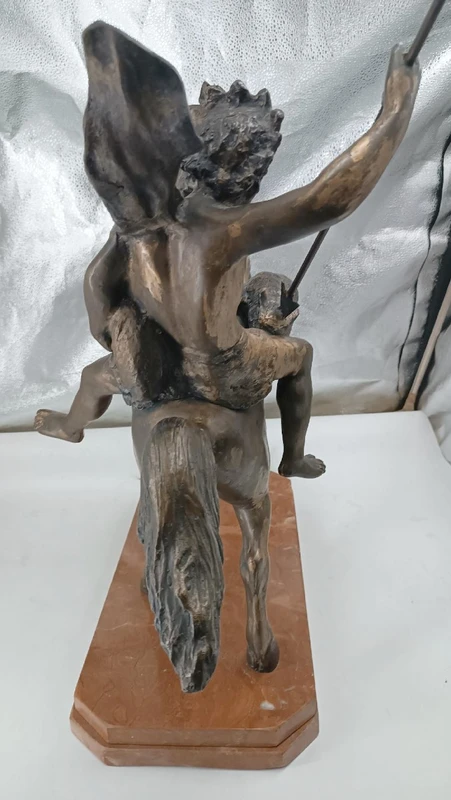 Grande sculpture en bronze représentant un Indien à cheval -Tommaso Campajola (1890 - 1968)