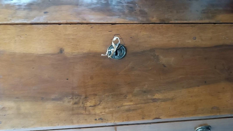 Bureau à abattants Louis XVI en noyer massif
