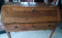 Bureau à abattants Louis XVI en noyer massif