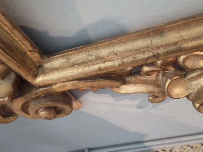 Grand miroir en bois doré deuxième moitié du XVIIIe siècle Italie