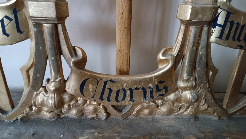 Triptych Gilded wood neo-gothic altar candlesticks