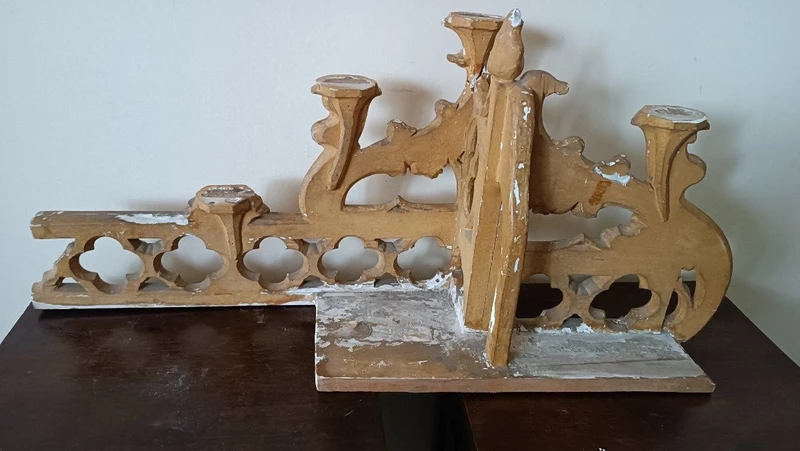 Triptych Gilded wood neo-gothic altar candlesticks