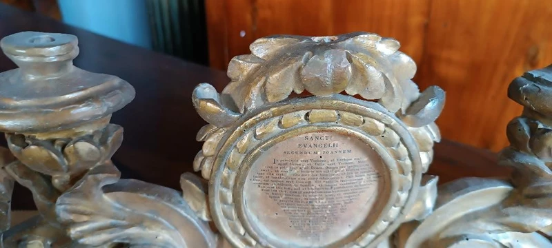 Antique candle holder with cartaglory in gilded wood 18th century