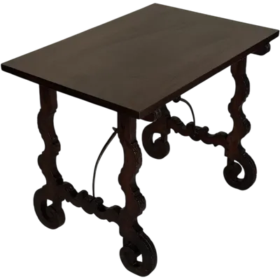Walnut fratino table. Spain 17th century