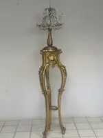 Chevalet porte-lampe en bois sculpté et doré. Lombardie 19ème siècle