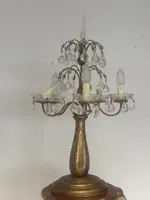 Chevalet porte-lampe en bois sculpté et doré. Lombardie 19ème siècle