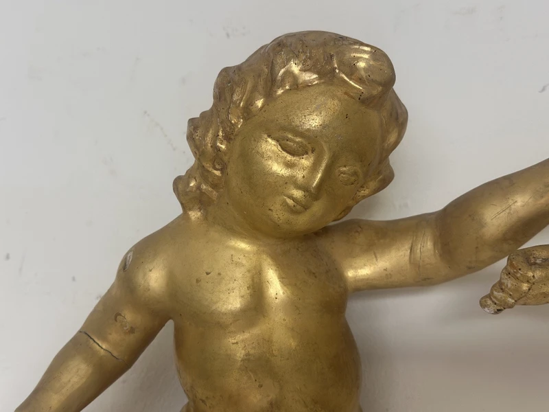 Paire d'anges en bois doré . Lombardie début 18ème siècle