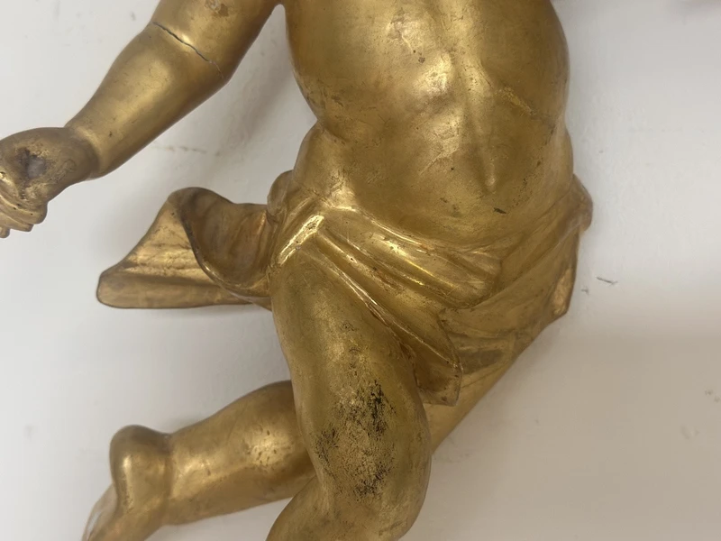 Paire d'anges en bois doré . Lombardie début 18ème siècle