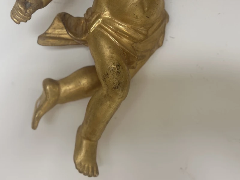 Paire d'anges en bois doré . Lombardie début 18ème siècle