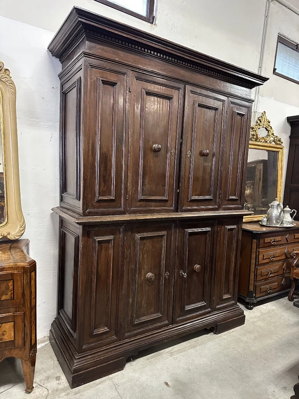 Buffet à double corps . Emilia Modena Bologna première moitié du 17ème siècle