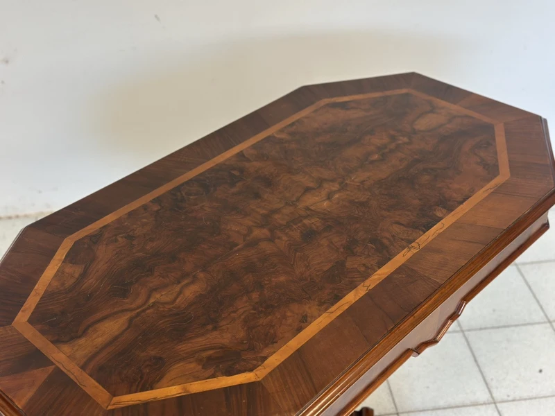 Walnut and briarwood cookie table . Lombardy mid-nineteenth century. Restored