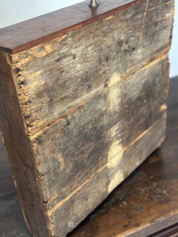 Bolognese walnut spool table . 17th century