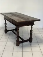Bolognese walnut spool table . 17th century