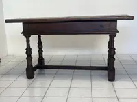 Bolognese walnut spool table . 17th century