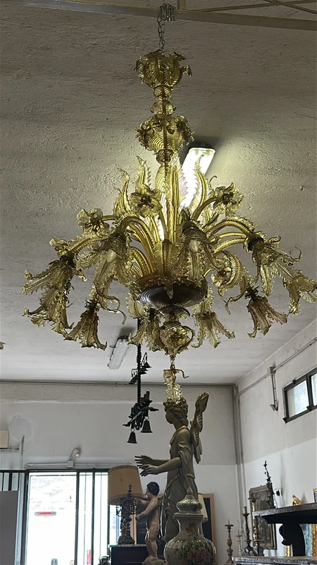 Lustre en verre de Murano. Barovier & Toso Début du 20e siècle. 154 x 124.