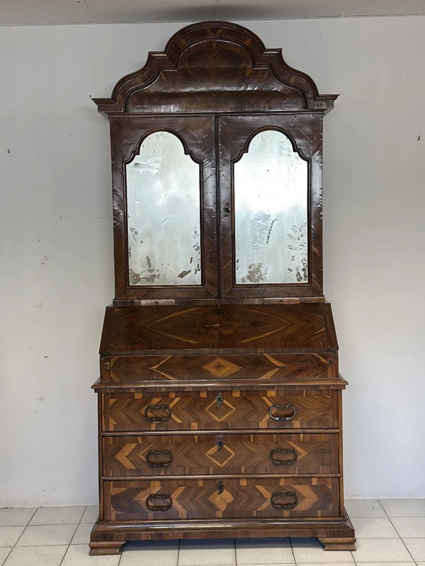 Trumeau lastronato in carrubo . Venezia Luigi XIV primi 700