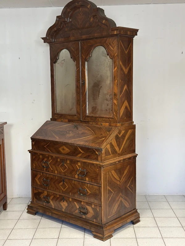 Trumeau lastronato in carrubo . Venezia Luigi XIV primi 700