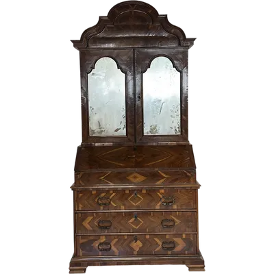 Trumeau panelled in carob . Venice Louis XIV early 1700s