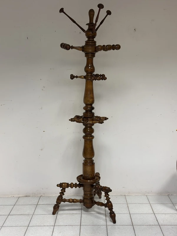 Porte-bobine en noyer, 19e siècle.