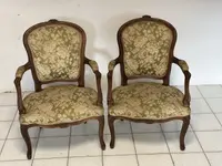 Paire de fauteuils Louis Philippe en noyer. XIXème siècle