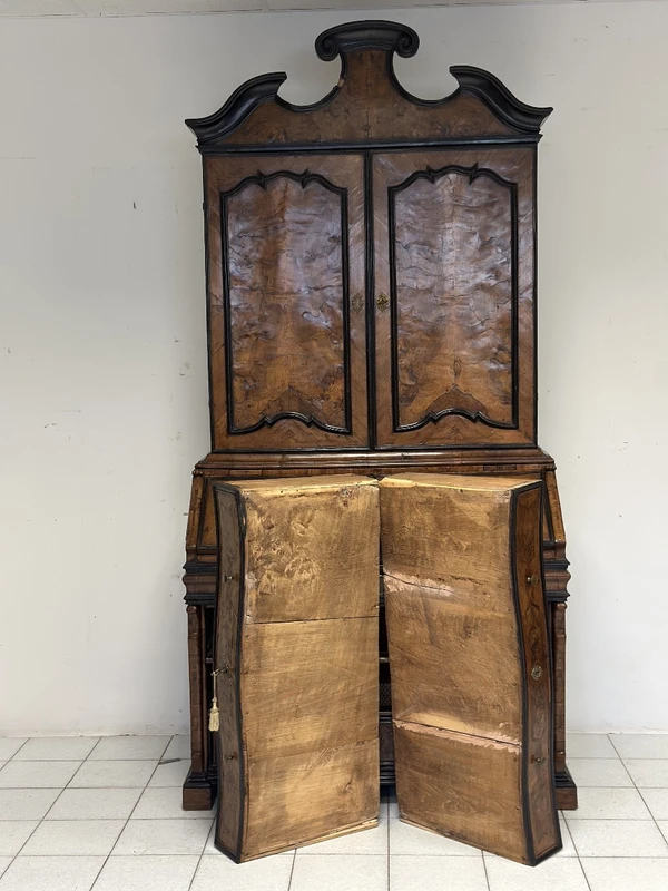 Walnut trumeau . Emilia Parma Louis XV.