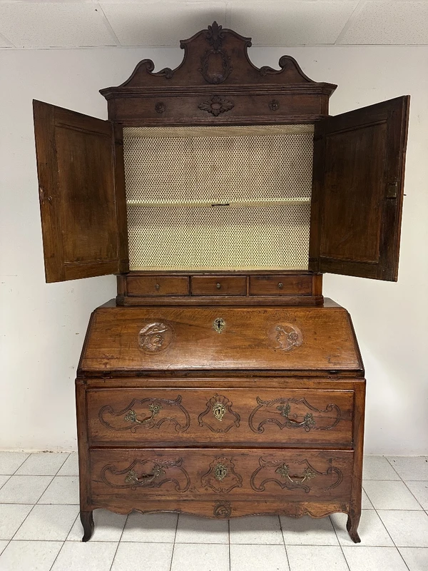 Walnut trumeau . Emilia Parma Louis XV.