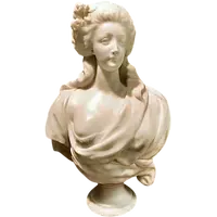 Sculpture en marbre représentant le buste d'une femme noble.