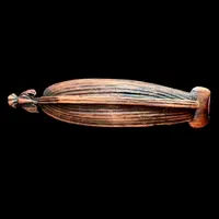 Tabacchiera in legno a forma di barca con Napoleone sul coperchio.Francia.