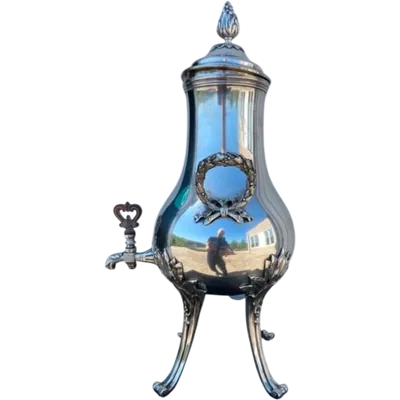 Samovar en bronze argenté avec anses en couronnes de feuilles et motifs végétaux art nouveau