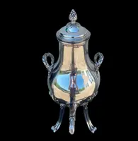 Samovar en bronze argenté avec anses en couronnes de feuilles et motifs végétaux art nouveau