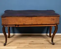 Consolle emiliana ferrarese in radica di noce, Italia XVIII secolo