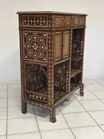 Credenza intarsiata alla maniera di Adriano Brambilla . Milano fine XIX secolo