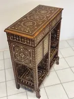 Credenza intarsiata alla maniera di Adriano Brambilla . Milano fine XIX secolo