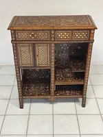 Credenza intarsiata alla maniera di Adriano Brambilla . Milano fine XIX secolo