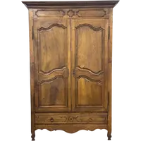 Armadio provenzale in noce . XVIII secolo ( restaurato )
