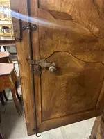 Armadio provenzale in noce . XVIII secolo ( restaurato )