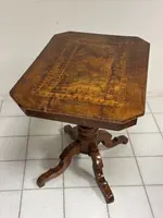 Tavolo intarsiato . Rolo XIX secolo