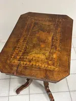 Tavolo intarsiato . Rolo XIX secolo