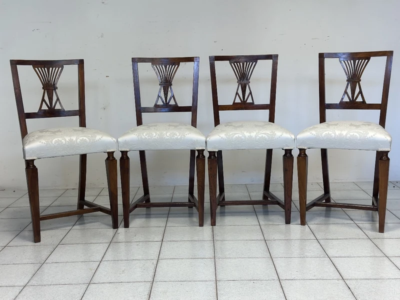 Group of four Louis XVI chairs . Modena late 1700s.