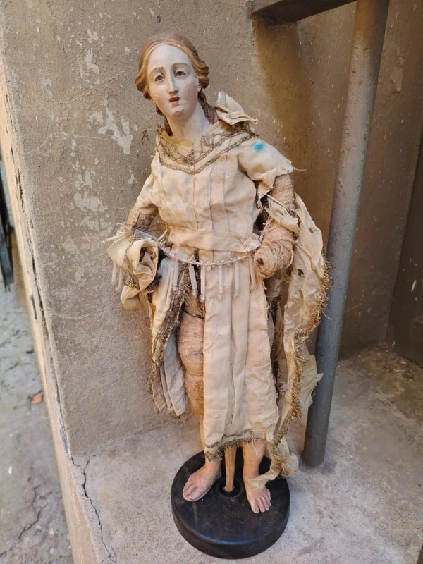 STATUE ANTIQUE DE LA SAINTE TÊTE EN TERRE CUITE ET YEUX DE VERRE - NAPLES 18E SIÈCLE