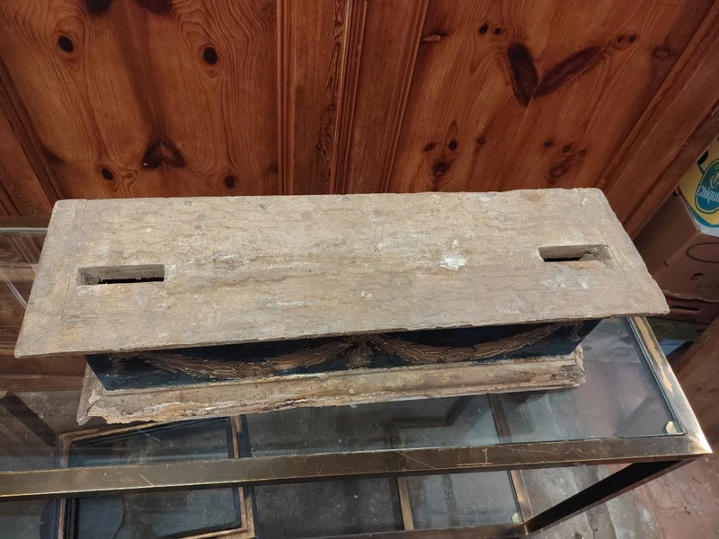 Antica baselegno intagliato e dorato  lacca blù XVIII secolo