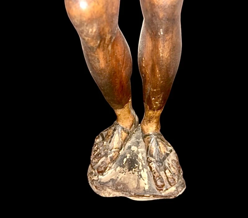 scultura da presepe in legno dipinto e metallo con occhi in vetro.Napoli