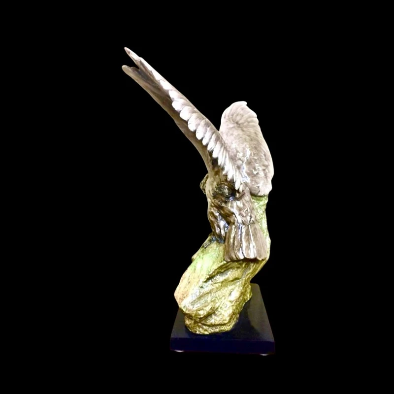 Grande sculpture en céramique représentant un aigle.Guido Cacciapuoti.