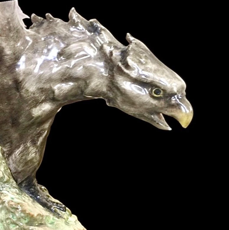 Grande sculpture en céramique représentant un aigle.Guido Cacciapuoti.