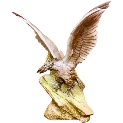 Large ceramic sculpture depicting an eagle.Guido Cacciapuoti.