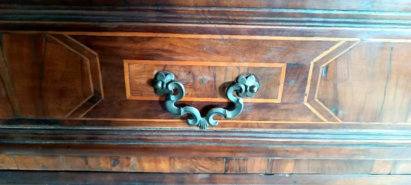 Antique inlaid dresser - Italy 17th century