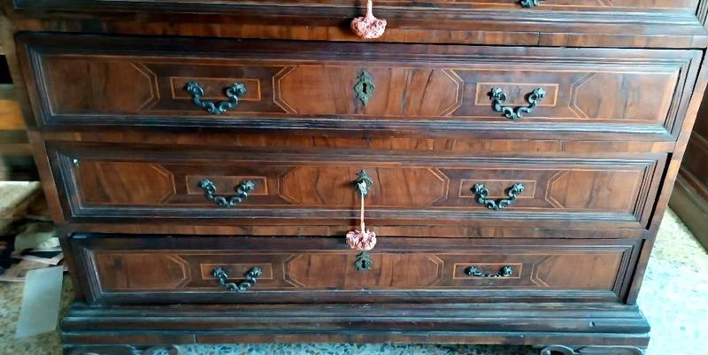Antique inlaid dresser - Italy 17th century