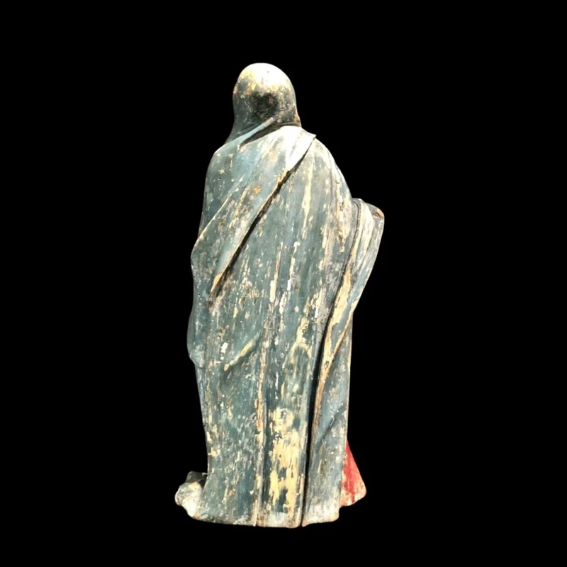 Sculpture en bois polychrome avec yeux en verre représentant Notre-Dame des Douleurs.