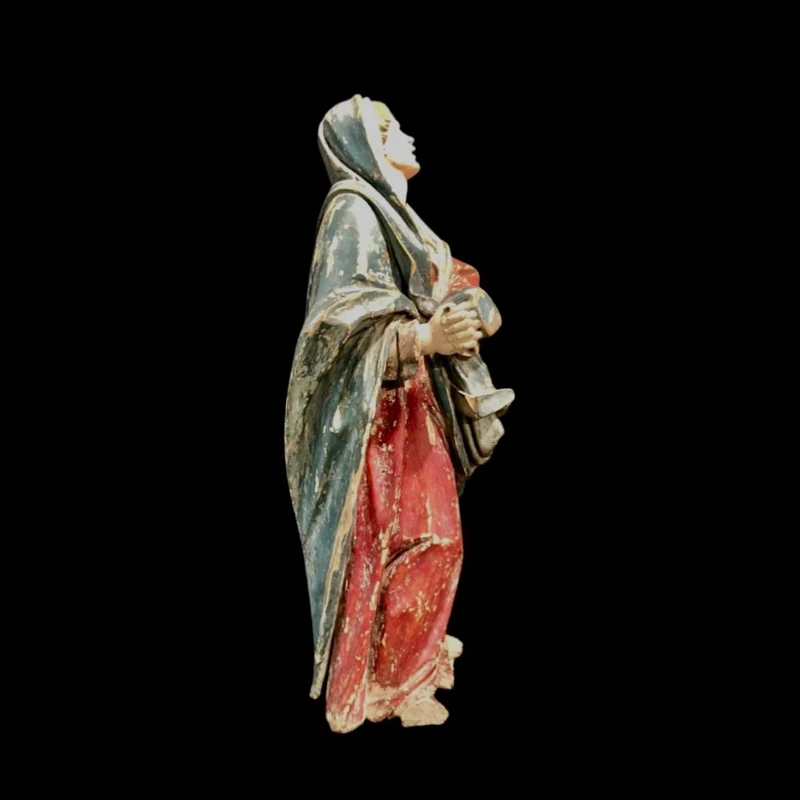 Sculpture en bois polychrome avec yeux en verre représentant Notre-Dame des Douleurs.